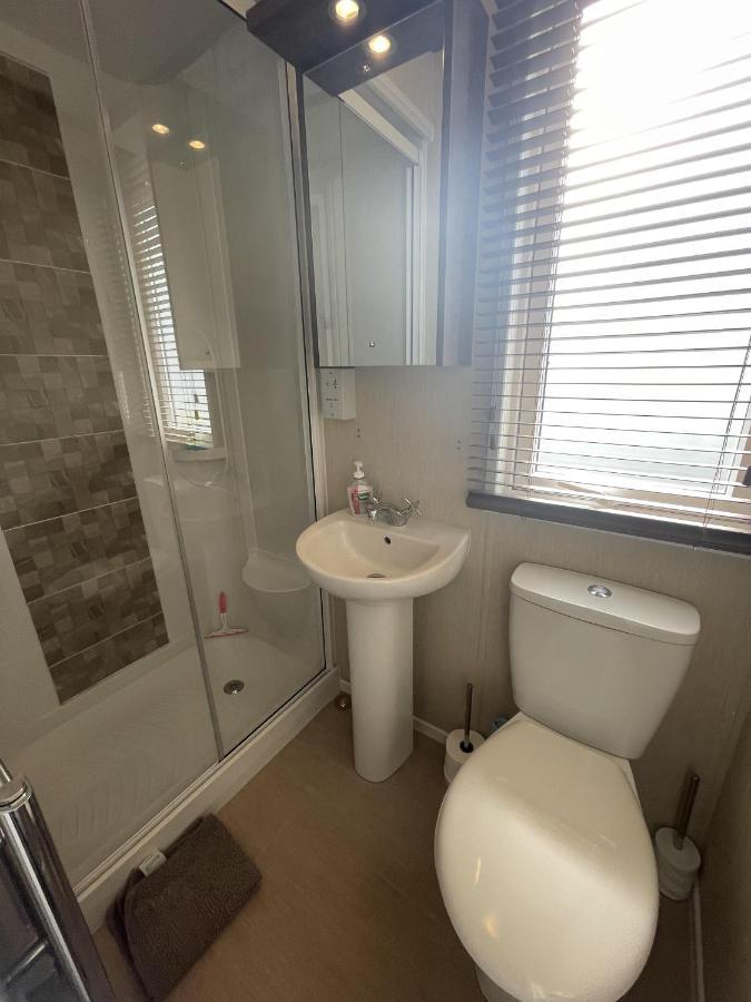 Poole Harbour View Lodge At Rockley Park Exterior foto